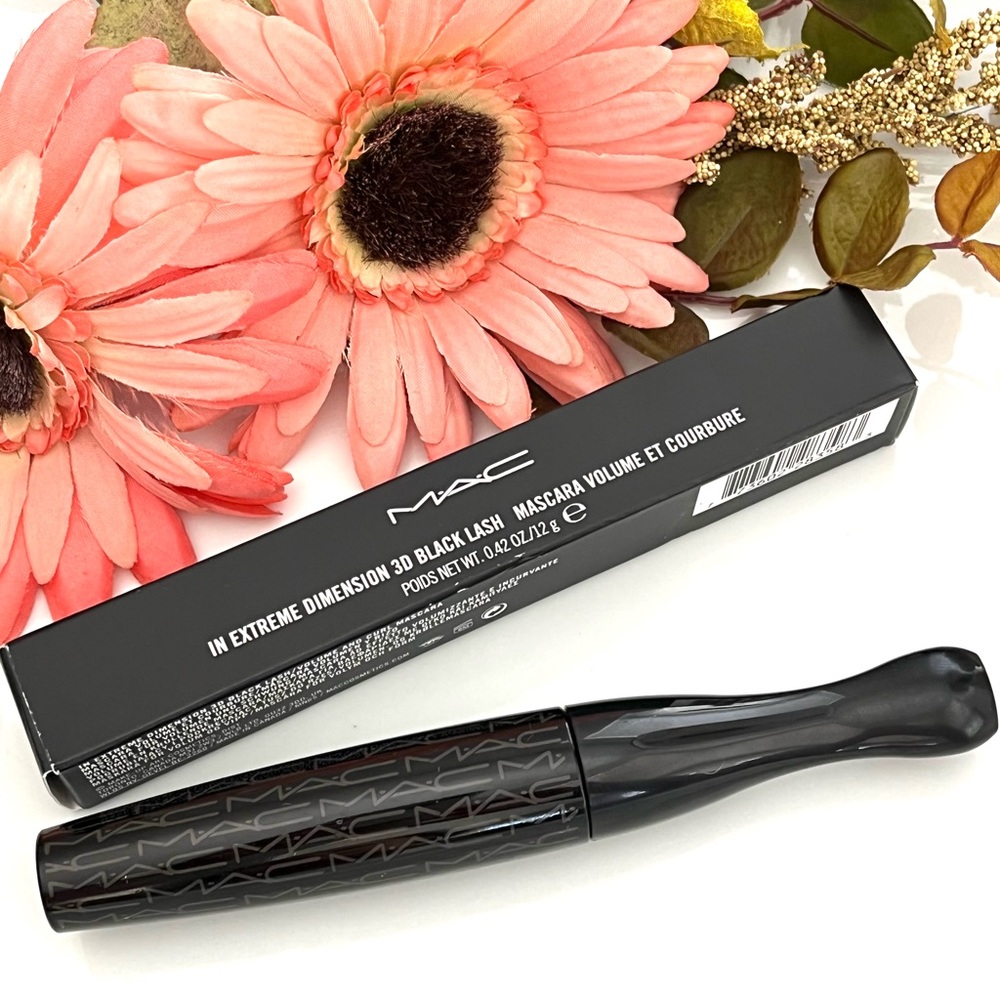 MAC In Extreme Dimension 3D BLACK Lash Mascara - Picture 12 of 14